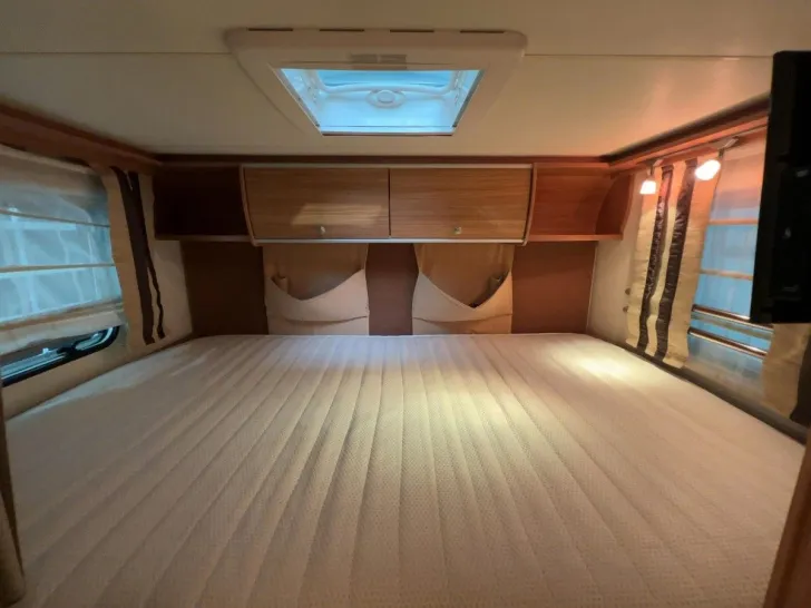 Fahrzeugbild Bürstner Ixeo IT 710 / Festbett+Hubbett/ PREISGARANTIE #12