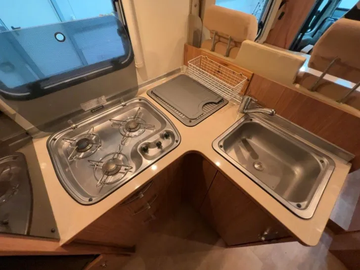 Fahrzeugbild Bürstner Ixeo IT 710 / Festbett+Hubbett/ PREISGARANTIE #15