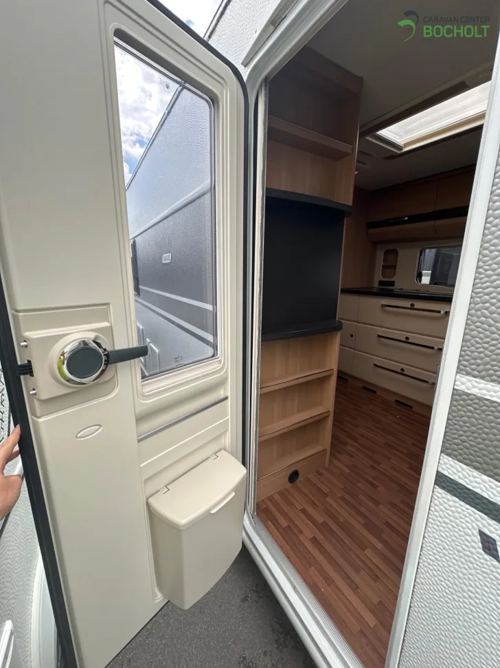 Fahrzeugbild LMC Musica 582 E 2000 kg / ATC / Gas Außen #5