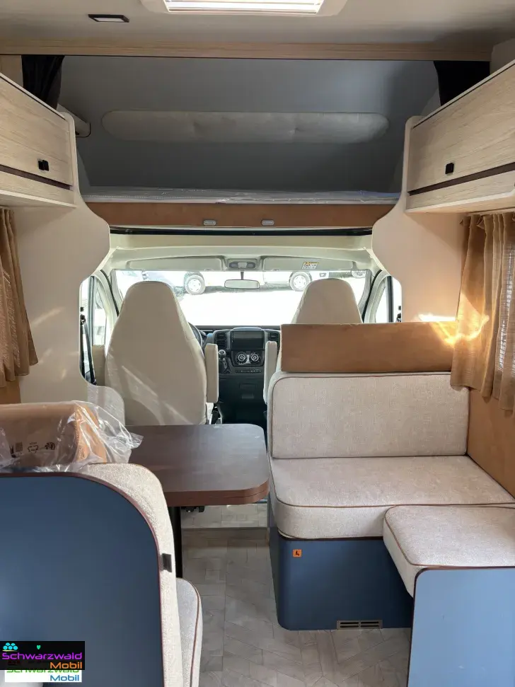 Fahrzeugbild Rimor SARUS 50 160PS Autom. 4 x Bett im Heck #16