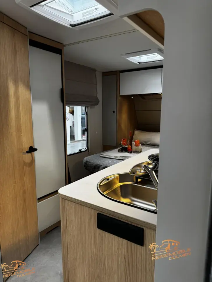Fahrzeugbild LMC Style 70 453 D #13