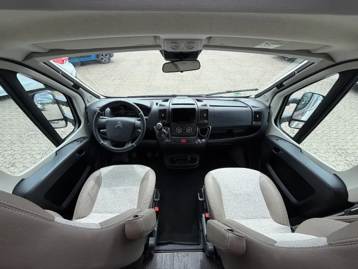 Fahrzeugbild LMC V 643 G, 65 Years, Solar, SAT, TV, Markise #22