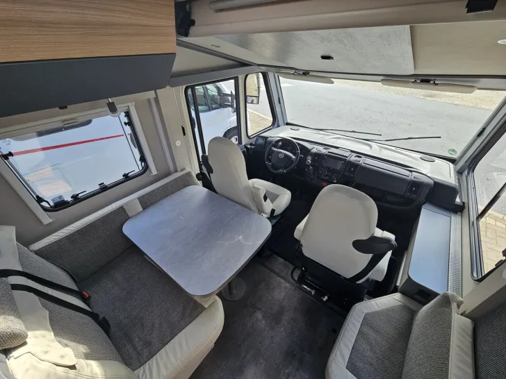 Fahrzeugbild Dethleffs Pulse I 7051 DBM Hubstutzen #6