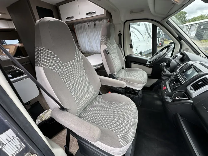 Fahrzeugbild Pössl D-Line 2Win Plus top gepflegt #12