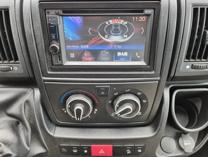Fahrzeugbild Bürstner Delfin T 660 *Luftfahrwerk*Solar*SAT+TV* #14