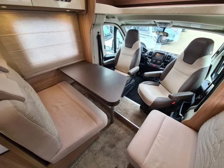 Fahrzeugbild Bürstner Delfin T 660 *Luftfahrwerk*Solar*SAT+TV* #17