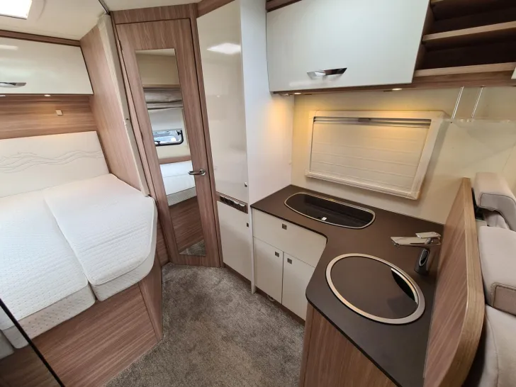 Fahrzeugbild Bürstner Delfin T 660 *Luftfahrwerk*Solar*SAT+TV* #27