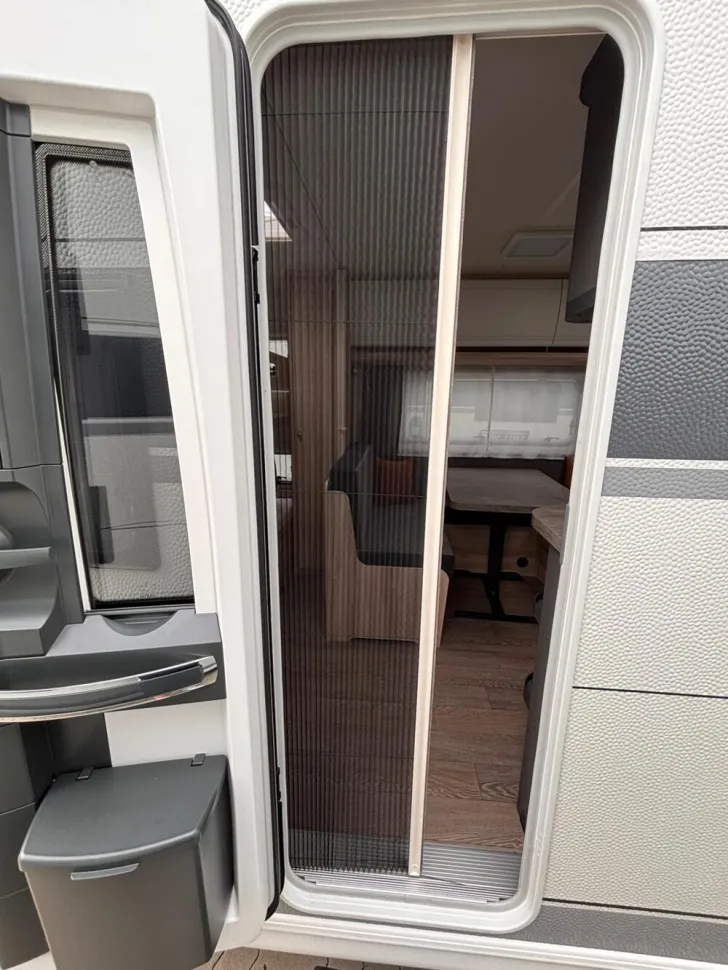 Fahrzeugbild Hobby De Luxe 540 KMFe #2