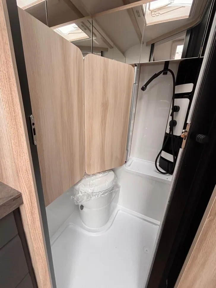 Fahrzeugbild Hobby De Luxe 460 SL #11