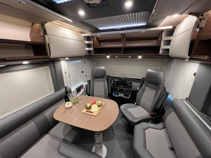 Fahrzeugbild Carthago chic c-line I 4.9 LE L Mercedes (355) #15