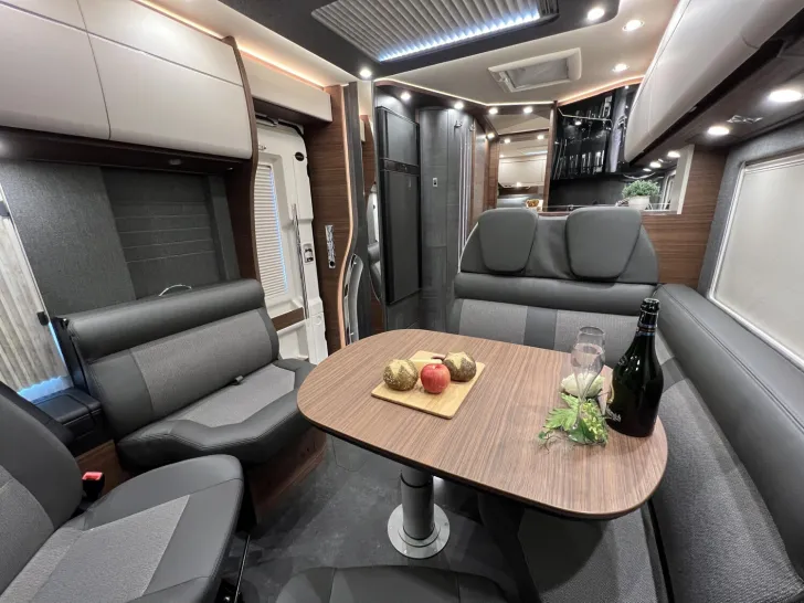 Fahrzeugbild Carthago chic c-line I 4.9 LE L Mercedes (355) #16