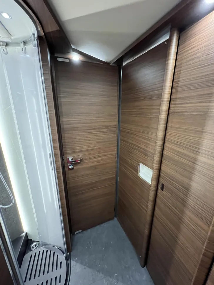 Fahrzeugbild Carthago chic c-line I 4.9 LE L Mercedes (355) #37