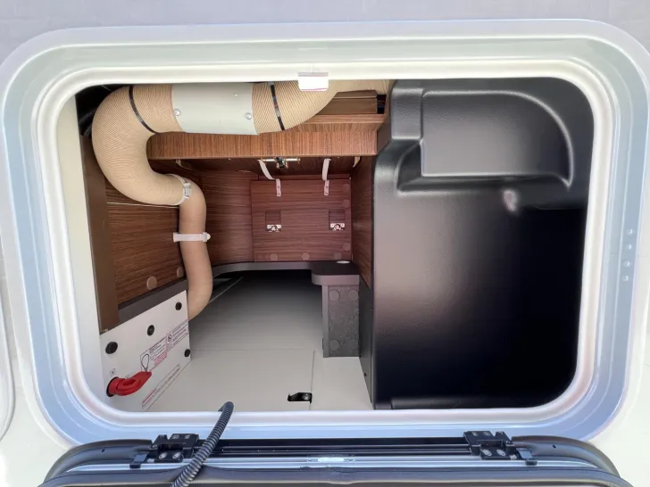 Fahrzeugbild Carthago chic c-line I 4.9 LE L Mercedes (355) #44