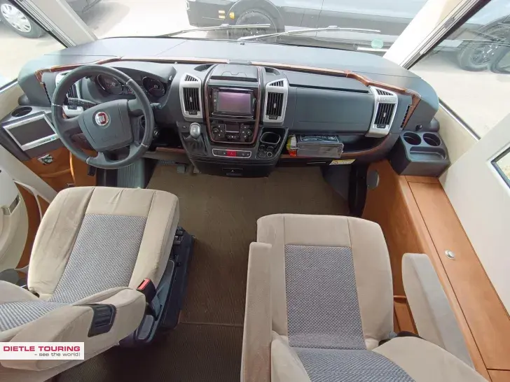 Fahrzeugbild Carthago chic c-line I 4.9 LE #4