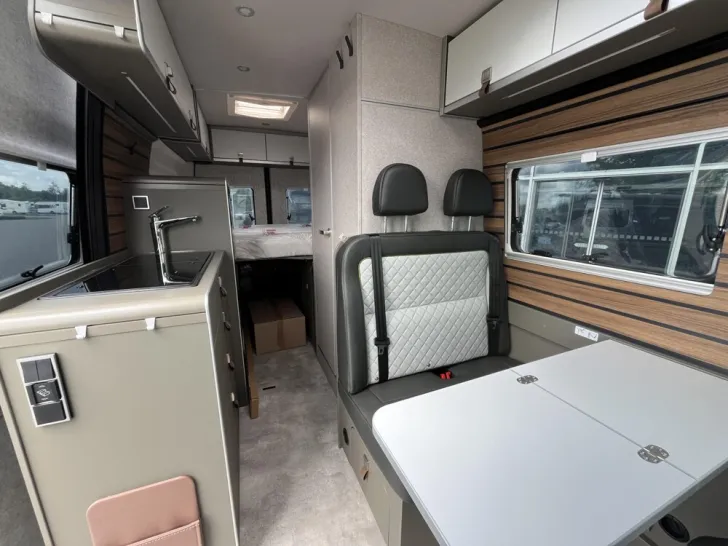 Fahrzeugbild Hymer Camper Van Camper Van Grand Canyon S CrossOver 600 #13