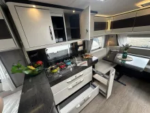 Fahrzeugbild Hobby Prestige 720 KWFU #9