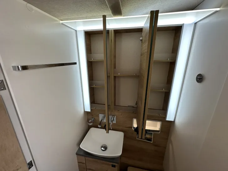 Fahrzeugbild Frankia F-Line A 740 Plus Luxusreisemobil für Paare #26