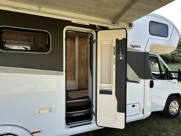 Fahrzeugbild Frankia F-Line A 740 Plus Luxusreisemobil für Paare #36