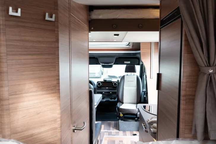 Fahrzeugbild Weinsberg CaraCompact Suite 640 MEG EDITION [PEPPER] Licht&Sicht | HOT | Winter-P. #8