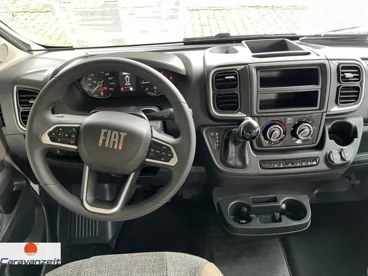 Fahrzeugbild Dethleffs Globetrail 640 HR mit Hubbett 140PS Automatik* #8