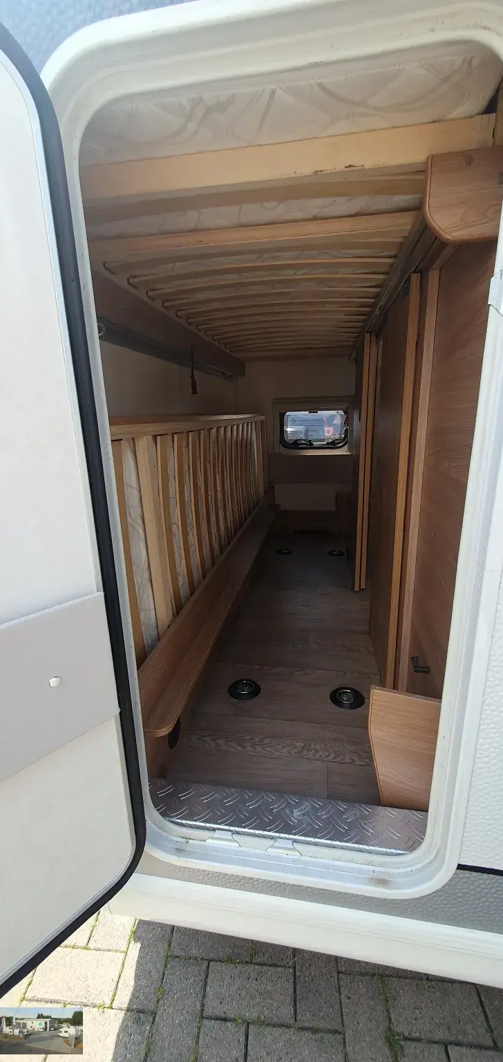 Fahrzeugbild Hobby De Luxe 560 KMFe Nr. 35 - Etagenb., franz. Bett #44