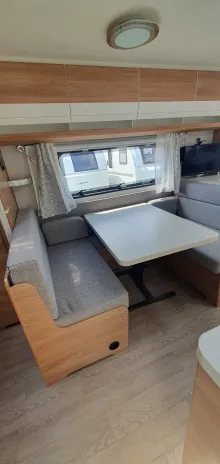 Fahrzeugbild Hobby De Luxe 560 KMFe Nr. 35 - Etagenb., franz. Bett #16