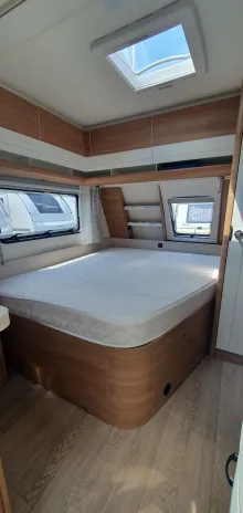 Fahrzeugbild Hobby De Luxe 560 KMFe Nr. 35 - Etagenb., franz. Bett #23