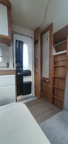 Fahrzeugbild Hobby De Luxe 560 KMFe Nr. 35 - Etagenb., franz. Bett #34