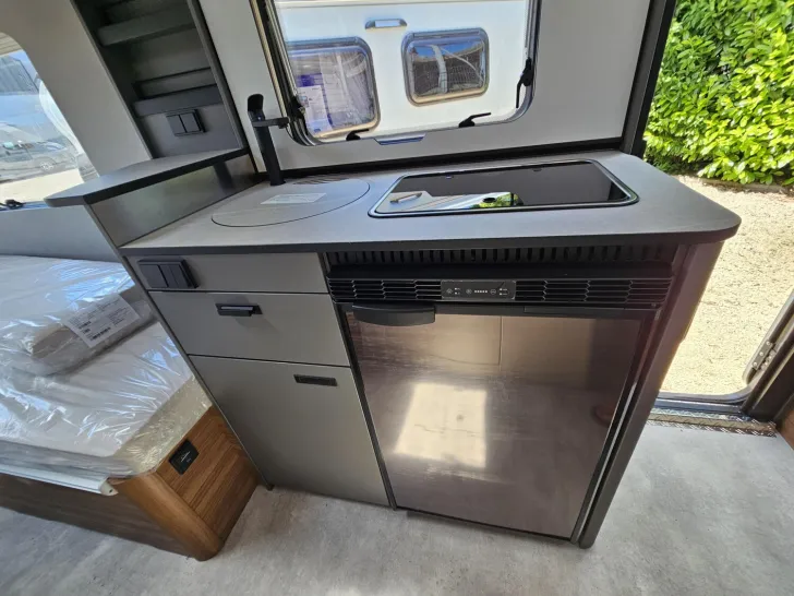 Fahrzeugbild Hymer Eriba Eriba Novaline 470 1.600kg, Elegance, Combi 4E #7