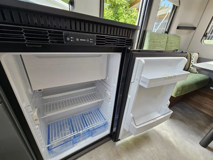 Fahrzeugbild Hymer Eriba Eriba Novaline 470 1.600kg, Elegance, Combi 4E #16
