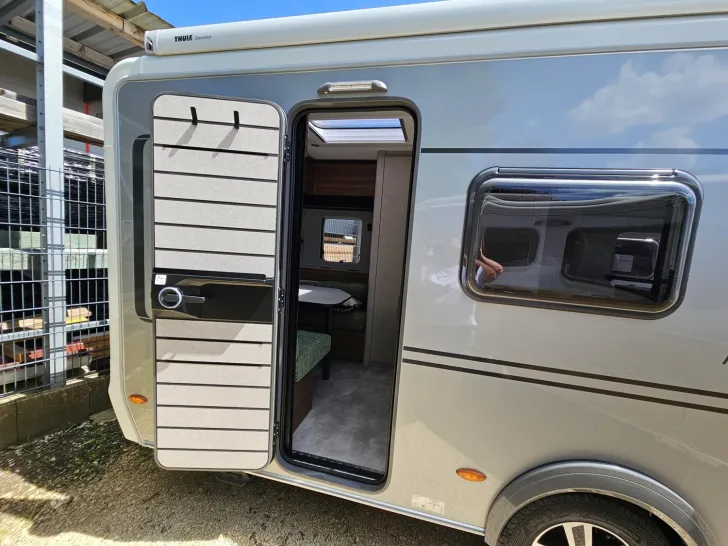 Fahrzeugbild Hymer Eriba Eriba Novaline 470 1.600kg, Elegance, Combi 4E #19