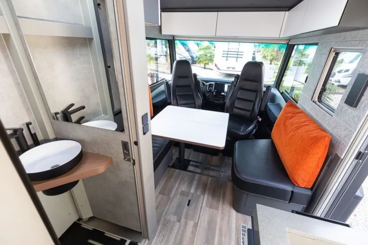 Fahrzeugbild Niesmann + Bischoff iSmove 6.9 E #15