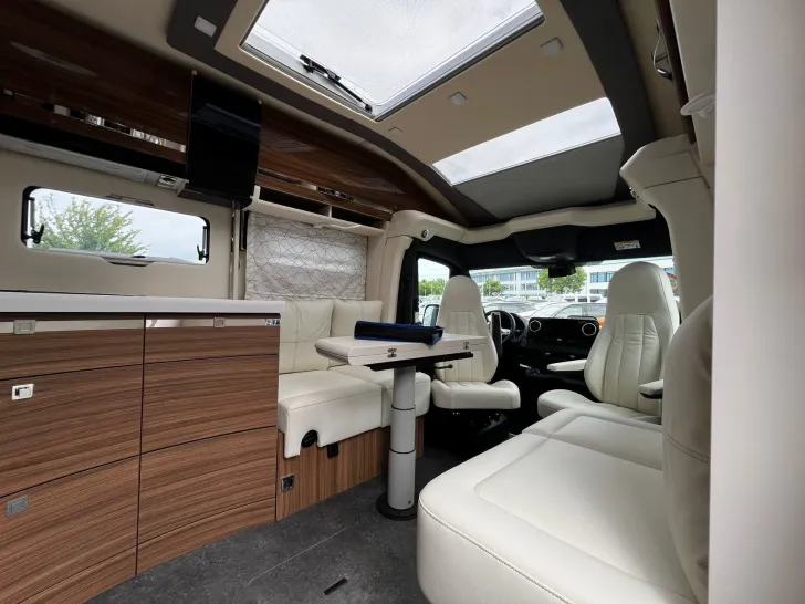 Fahrzeugbild Eura Mobil Contura 766 EF AT9G Comfort+Luminary+Markise #11
