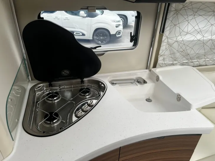 Fahrzeugbild Eura Mobil Contura 766 EF AT9G Comfort+Luminary+Markise #15