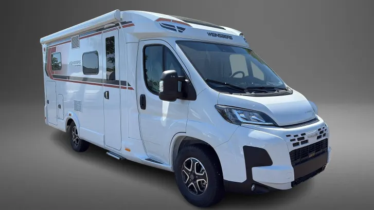 Schräg Vorne Weinsberg CaraCompact EDITION PEPPER 600 MEG Sofort verfügbar/ Automatik