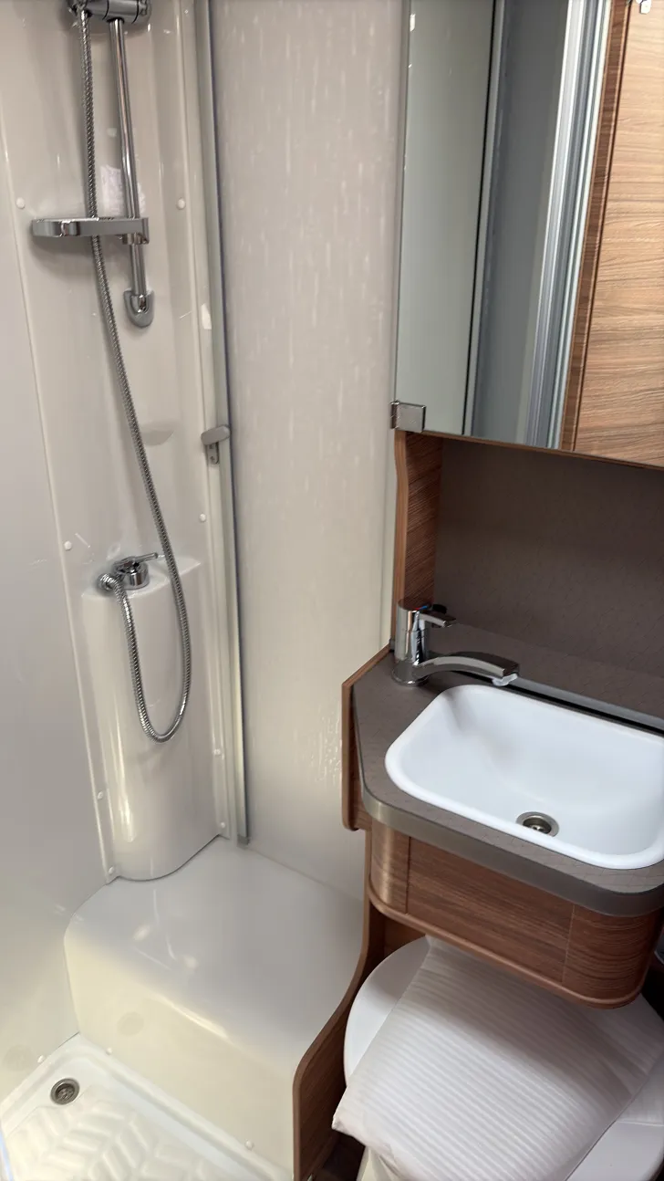 Toilette Weinsberg CaraCompact EDITION PEPPER 600 MEG Sofort verfügbar/ Automatik