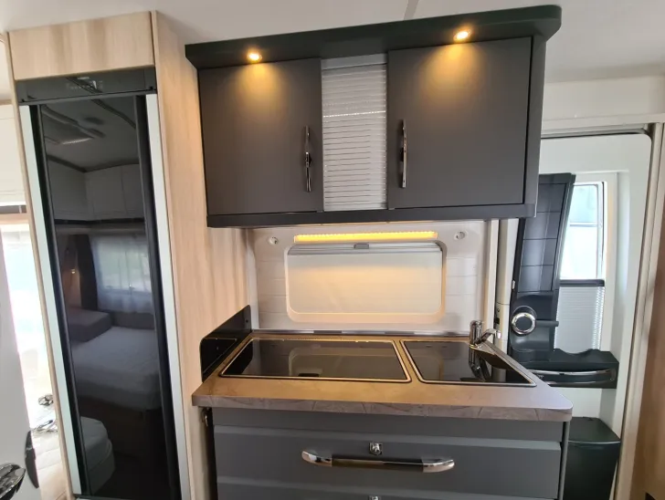 Fahrzeugbild Hobby De Luxe 495 UL *Fußbodenheiz.*ETS*Mover*Vorzelt* #25