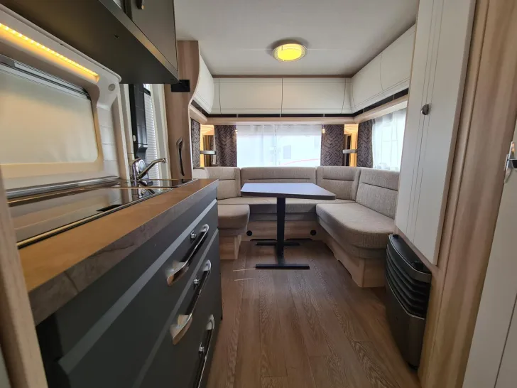 Fahrzeugbild Hobby De Luxe 495 UL *Fußbodenheiz.*ETS*Mover*Vorzelt* #33