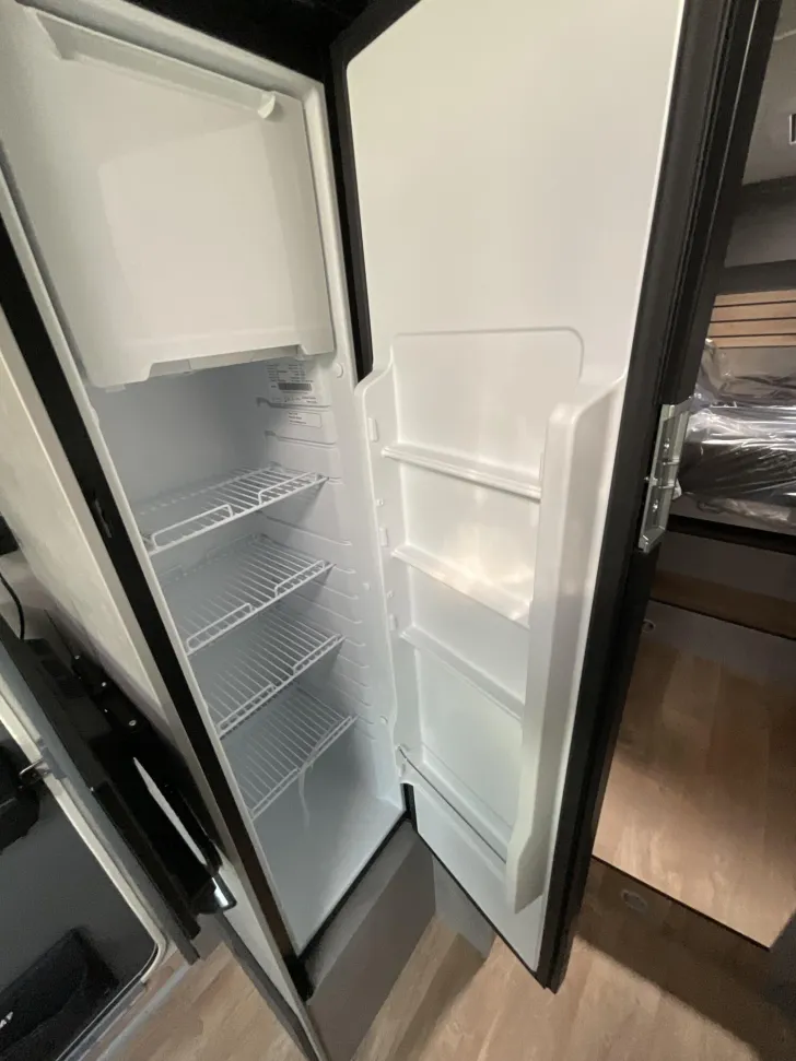 Fahrzeugbild Crosscamp EXPDN T 7.4 E Peugeot #9