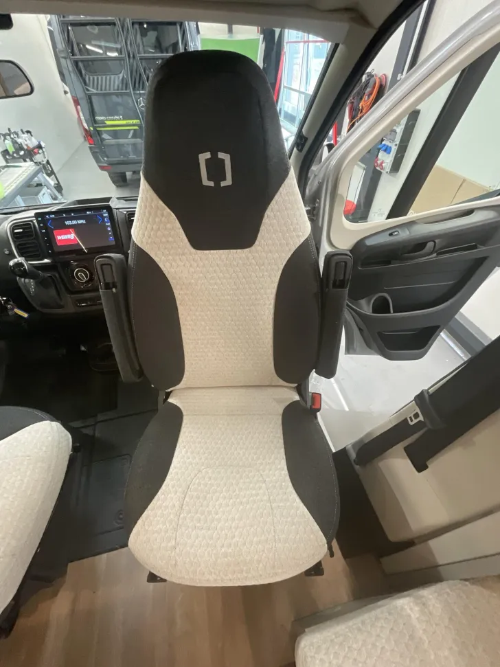 Fahrzeugbild Crosscamp EXPDN 7.0 E Peugeot in 7 Tagen abholbereit! #11