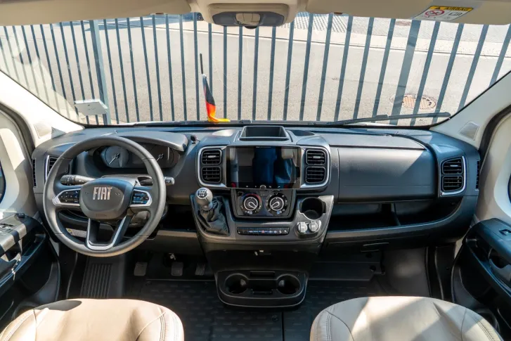 Fahrzeugbild LMC Innovan 600/603 *70 Jahre*Markise*Multimedia #8