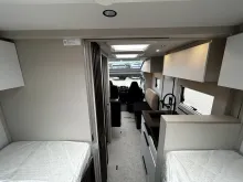 Fahrzeugbild Bürstner Signature SFT 7.0 *aufgelastet auf 3,65t* #11