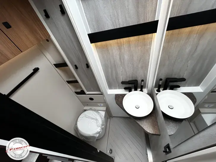 Fahrzeugbild Bürstner Signature SFT 7.0 *aufgelastet auf 3,65t* #13