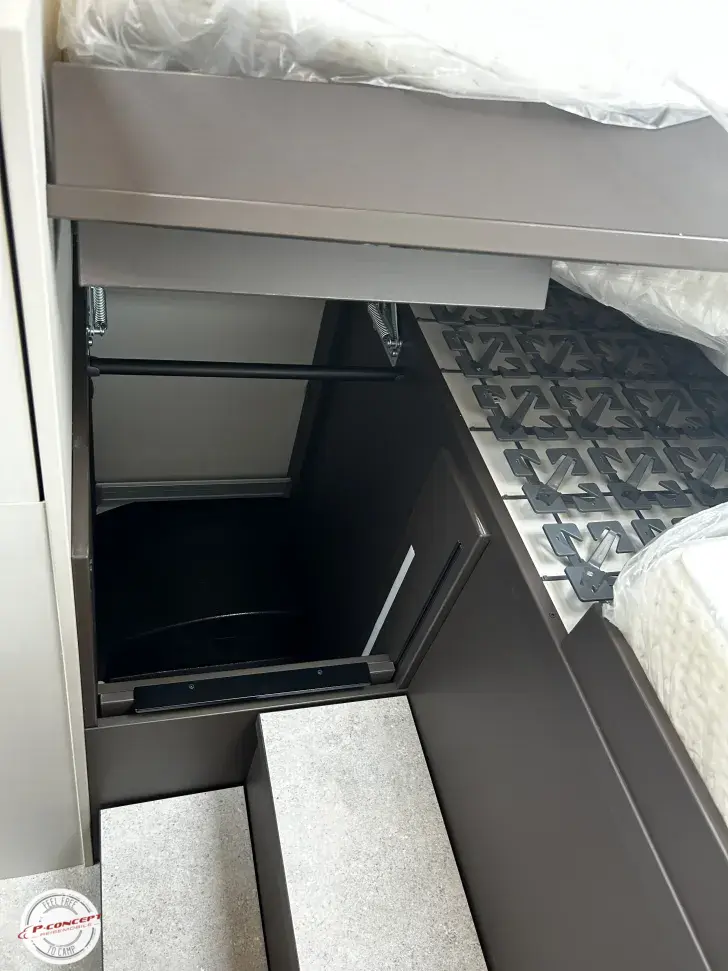 Fahrzeugbild Bürstner Signature SFT 7.0 *aufgelastet auf 3,65t* #23
