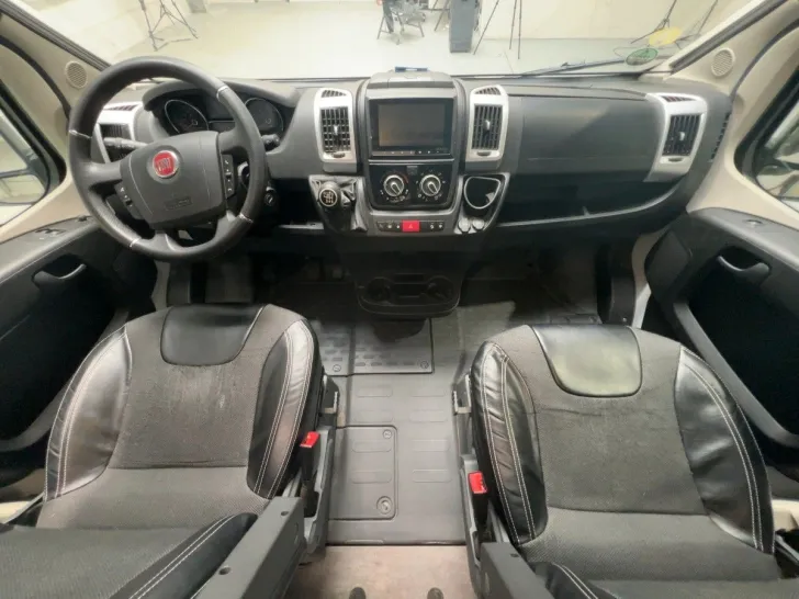 Fahrzeugbild Pilote V 600 J/Einzelbetten/Markise/Solar/FINANZIERUNG #6