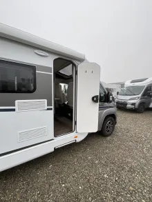 Fahrzeugbild Carado V 337 Automatik, LED Scheinwerfer #8
