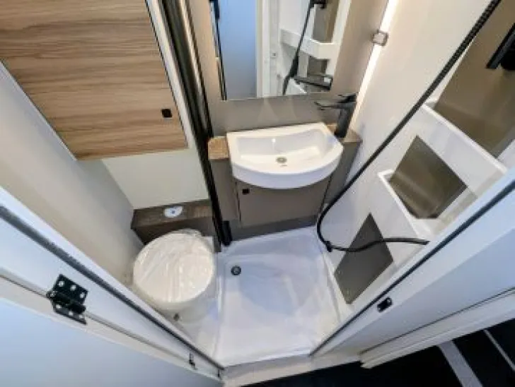 Fahrzeugbild Bürstner B66 690 TD Sie sparen 4.540,-! #12