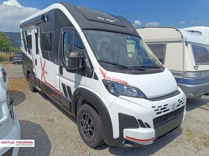 Fahrzeugbild Challenger X Open Edition X250 Modell 26, Arctic #1