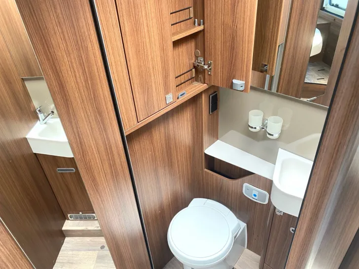 Fahrzeugbild Hymer B-Klasse MC I 690 Hydr. Hubstützen,AHK,Autarkie #14