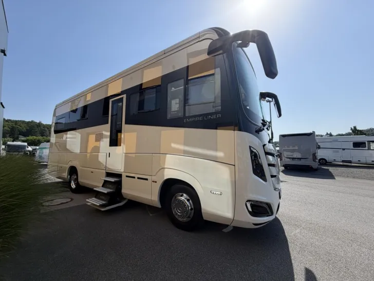 Fahrzeugbild Morelo Empire Liner 93 LO Slide Out #3